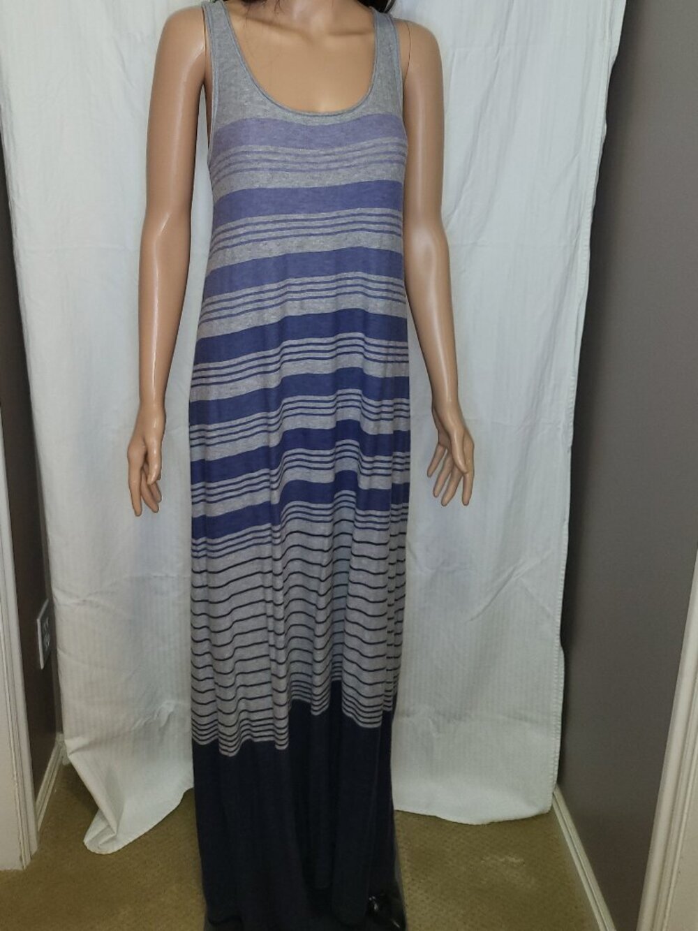 Vince XL Gray Blue Striped Maxi Dress Sleeveless Scoop Neck Soft Knit Casual